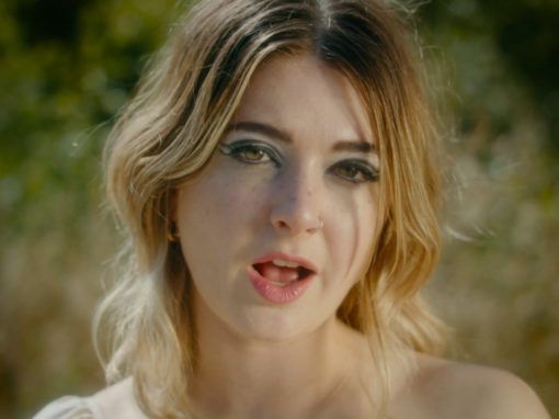 Yumi Zouma Lonely After video